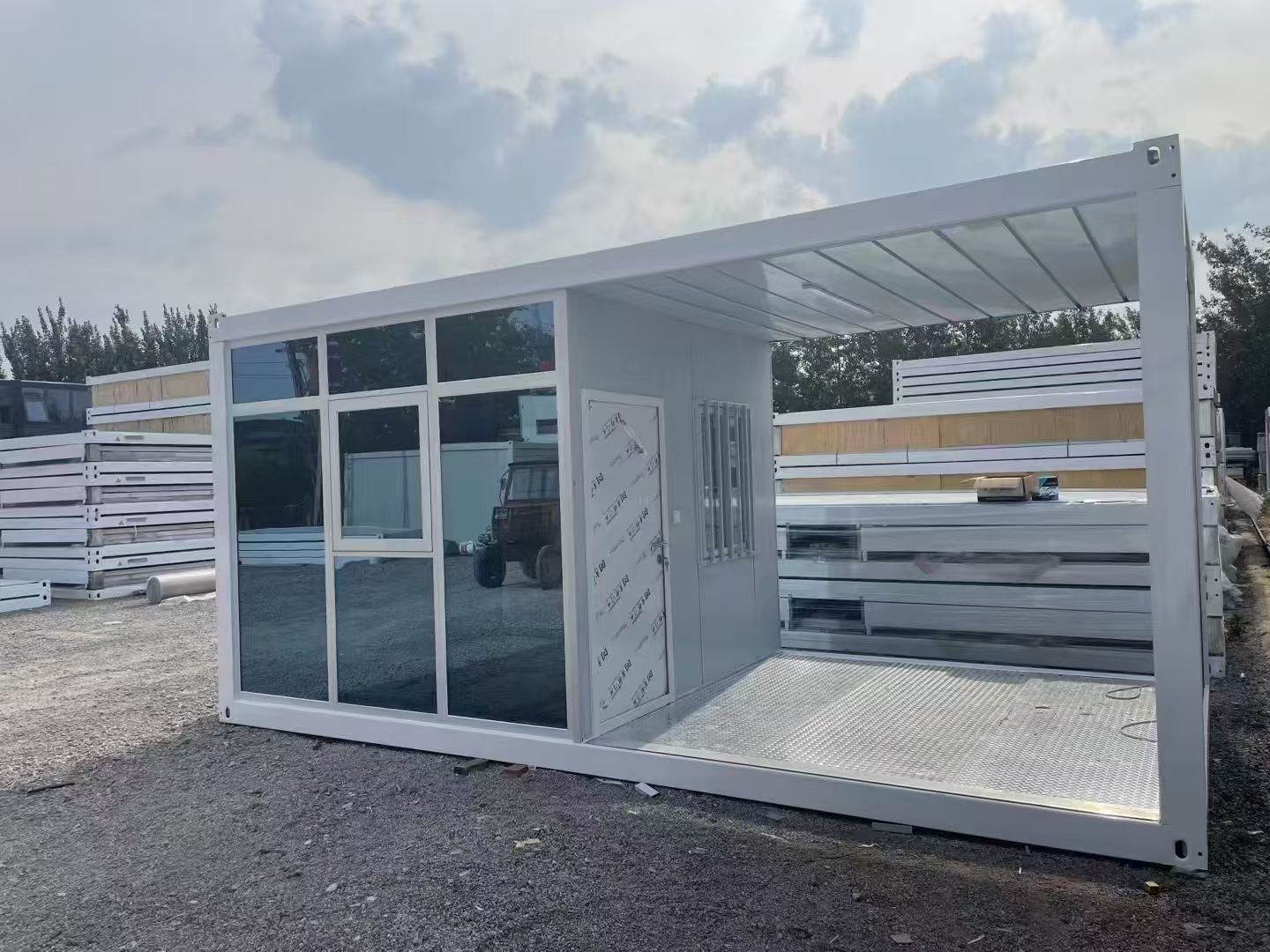 New Arrival: Pre-Finished Integrated Container Houses – Bright, Ready-to-Use Modular Offices & Staff Dormitories